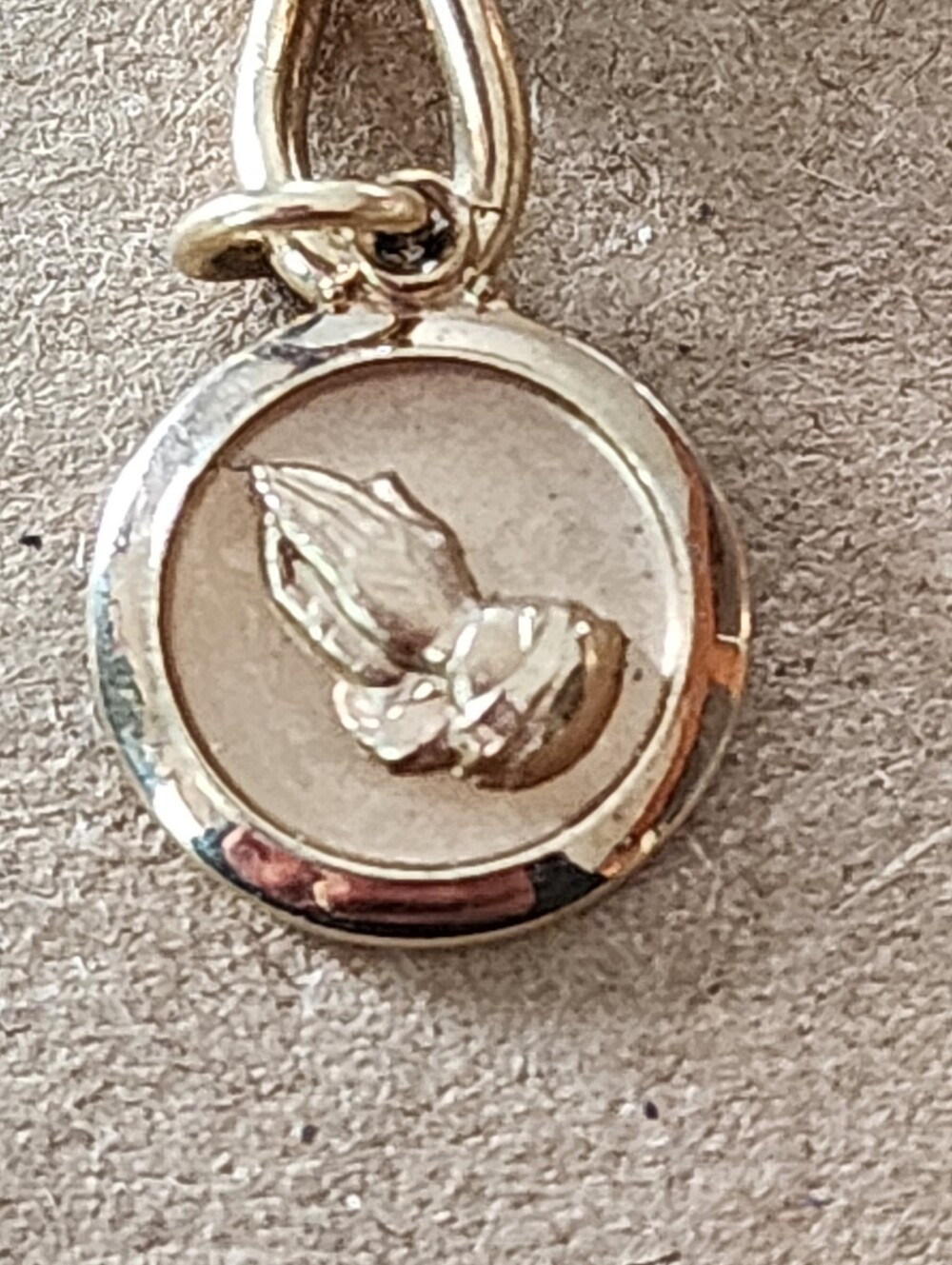 Hayward Karatclad Praying Hands Charm Medallion Serenity Prayer Inscribed